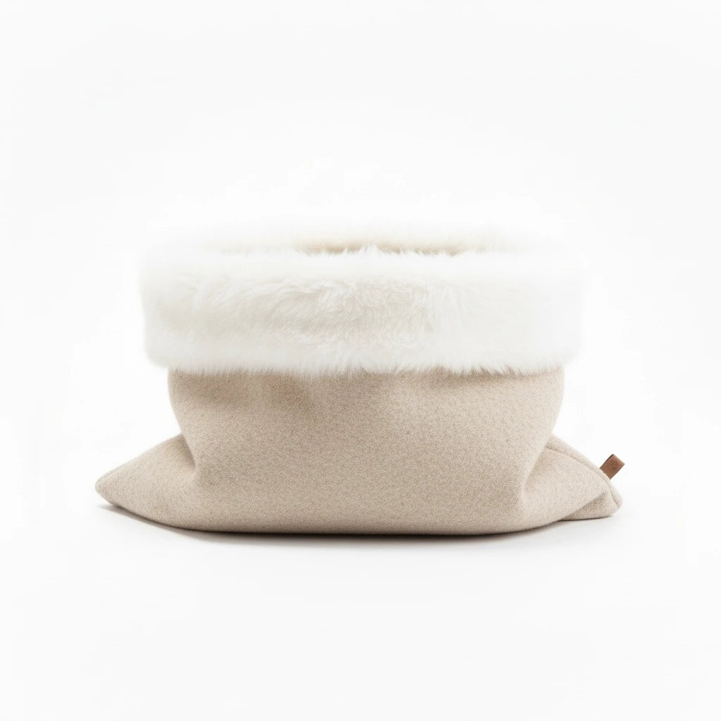 Gigoteuse cocon en laine et fausse fourrure, créant un espace sûr et relaxant pour chien