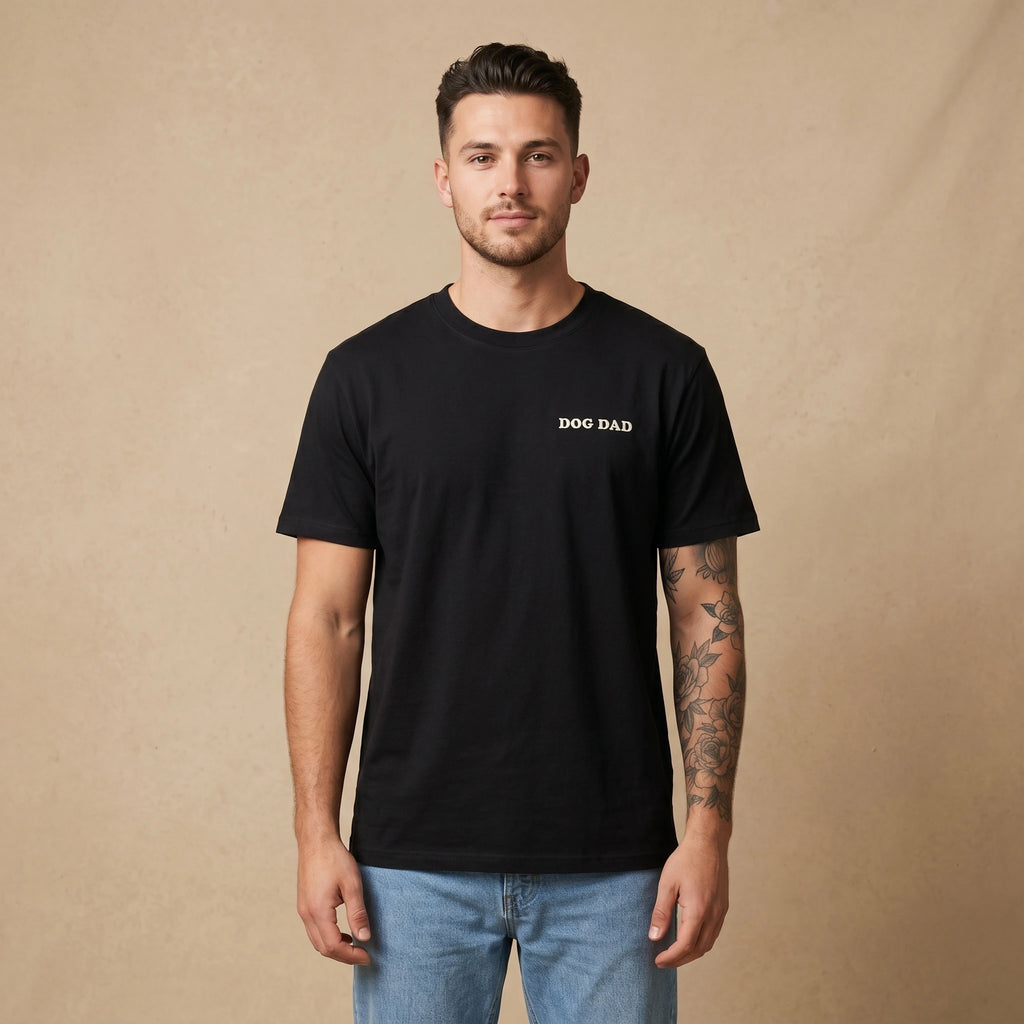 Dog Mom & Dog Dad — T-shirt brodé | Édition Signature